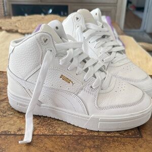 Like new Puma sneakers